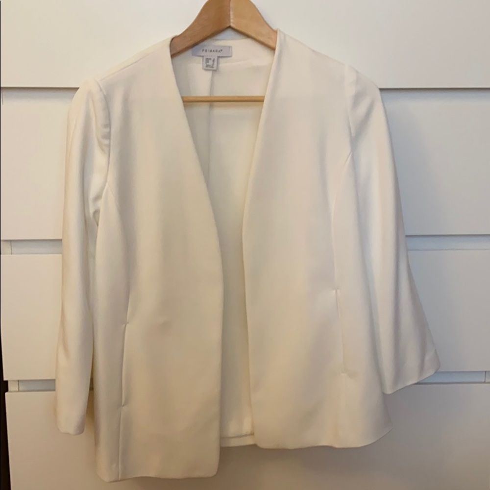 BRAND NEW WHITE BLAZER